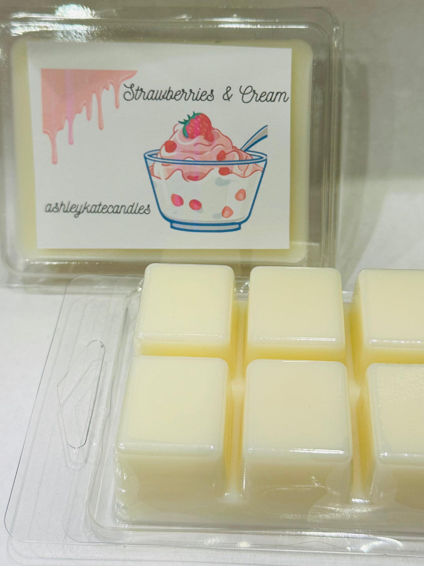 Strawberries and cream, wax melt